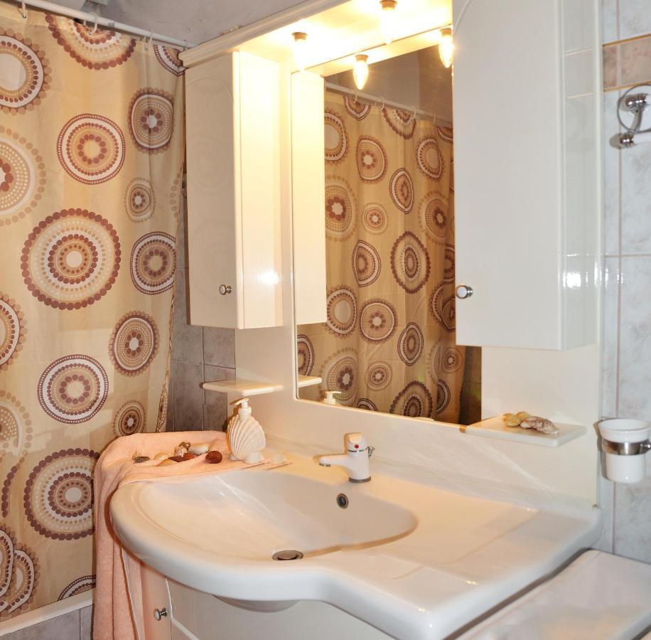 Theodora Apartment Patitiri  Bilik gambar